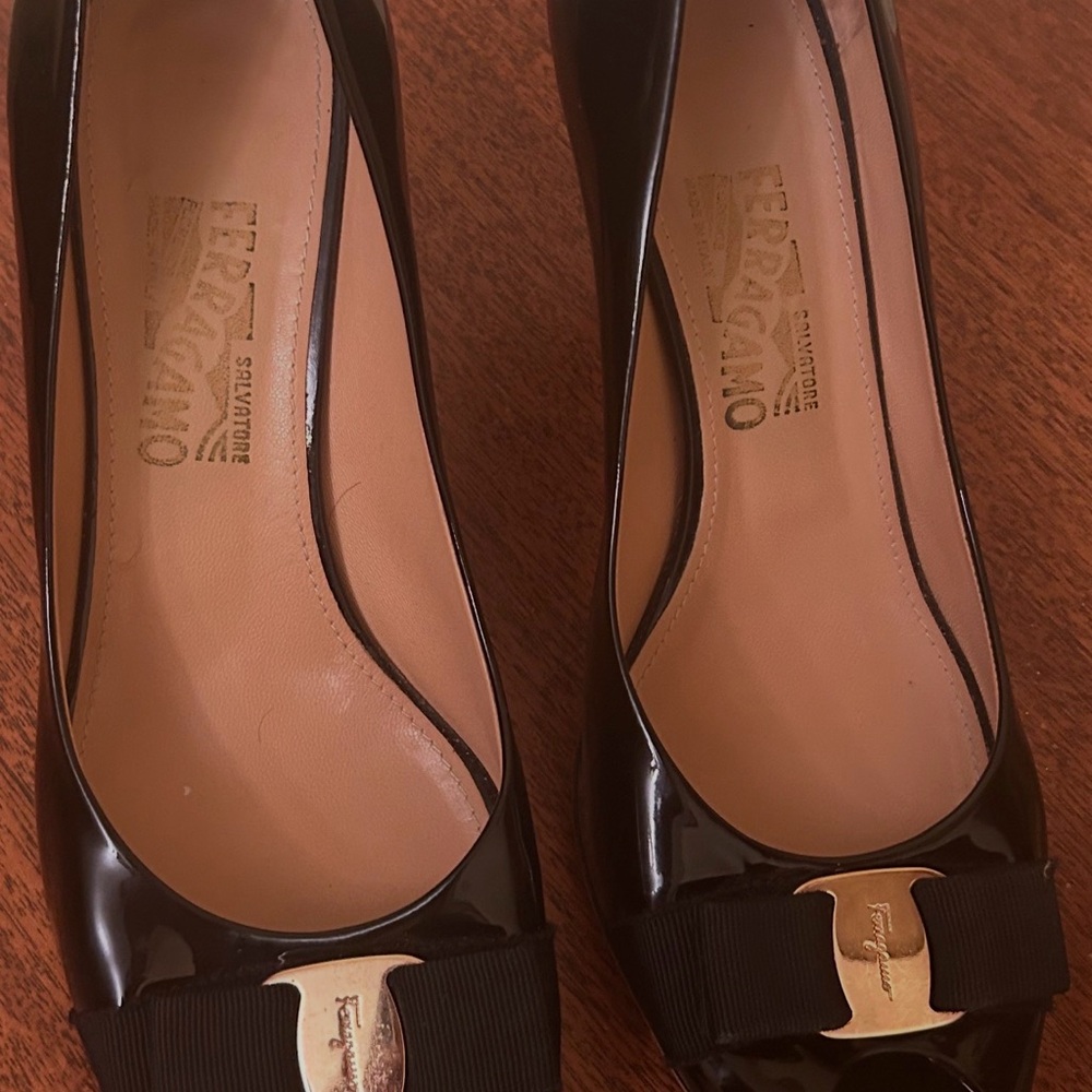 Salvatore Ferragamo Vara Bow Accent Patent Leather Black Size 11B